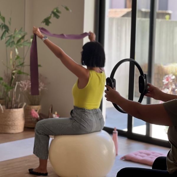 Sessão de pilates clínico com acompanhamento profissional em Vila Nova de Gaia